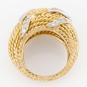 Ring, 18K guld med åttkantslipade diamanter.