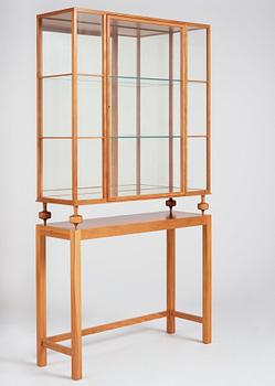 Josef Frank, a mahogany showcase cabinet model "2077", Firma Svenskt Tenn, Sweden.