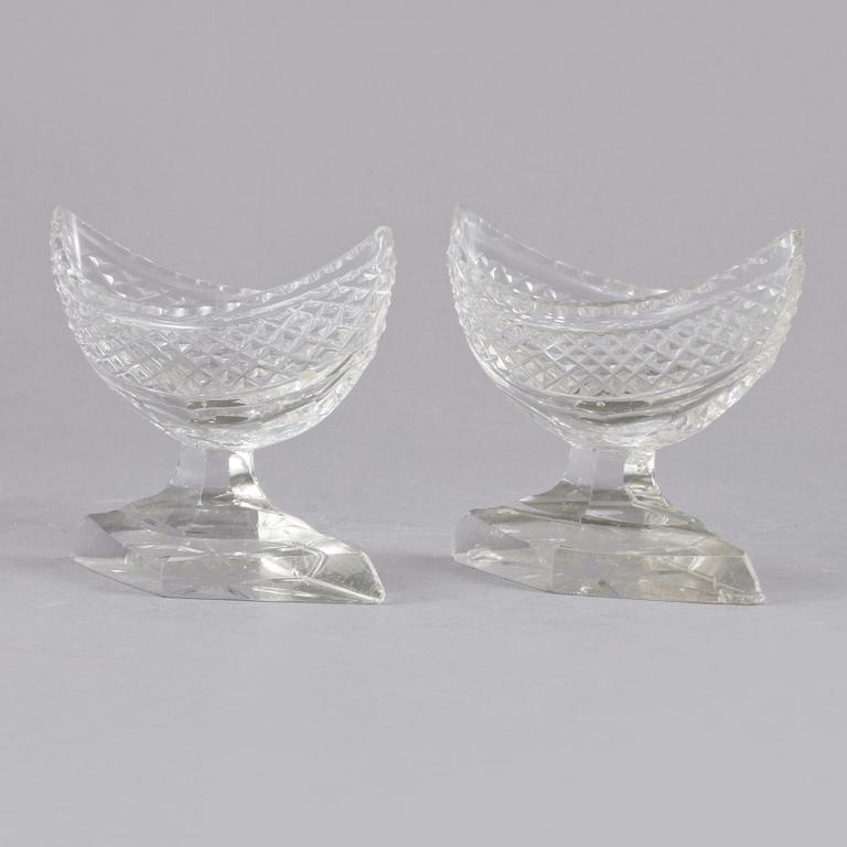SALTKAR, ett par, glas, empir, 1800-talets första hälft.