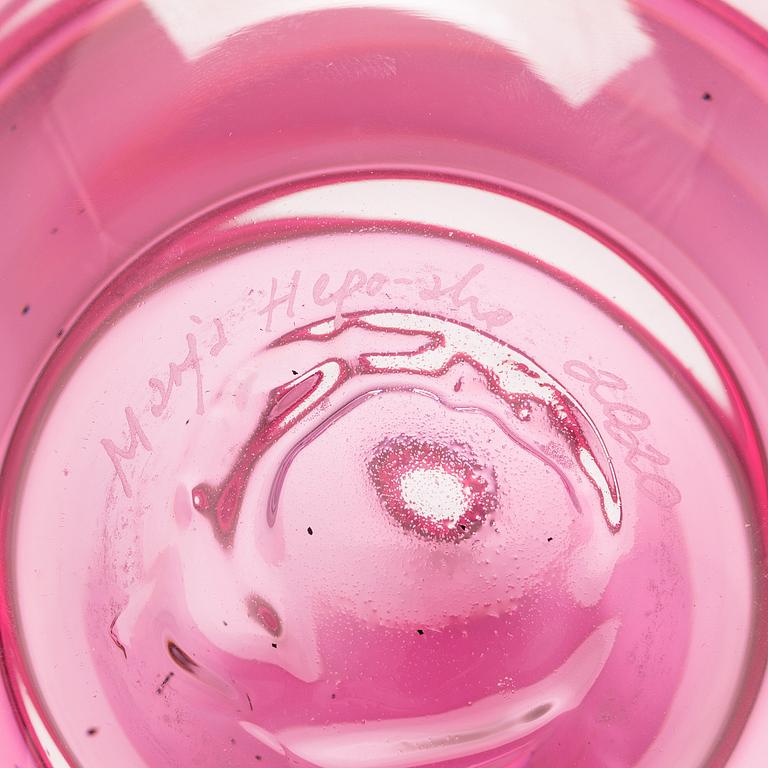 Marja Hepo-aho, a unique vase, signed Marja Hepo-aho, Glass Studio Mafka&Alakoski Riihimäki 2020.