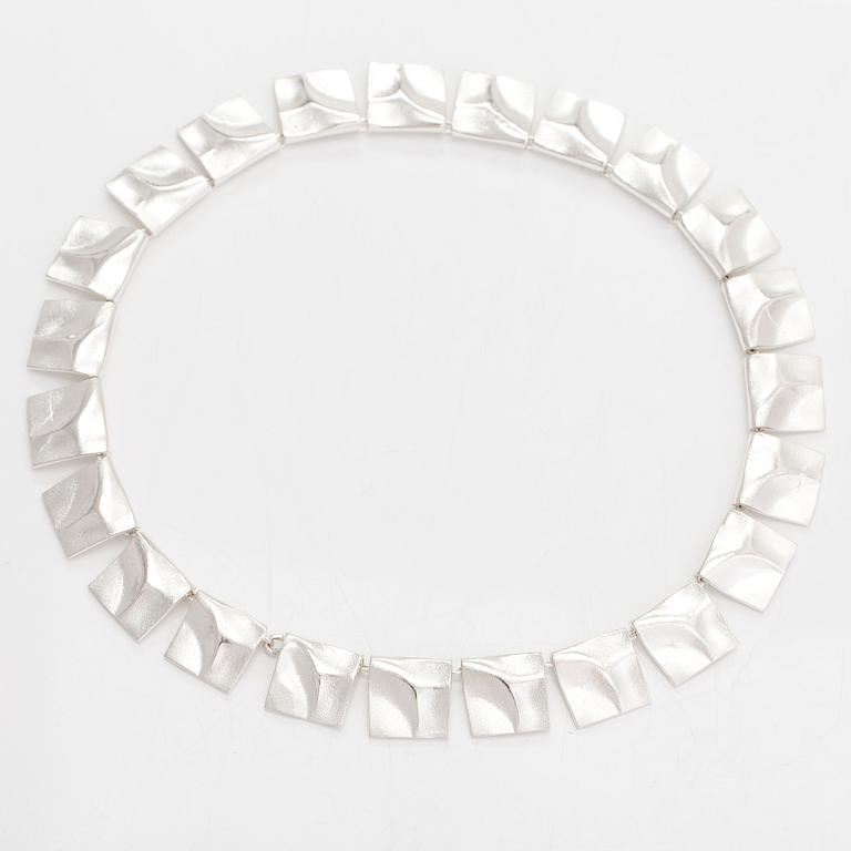 Björn Weckström, Halsband "Galaktiska toppar", sterlingsilver. Lapponia 1973.