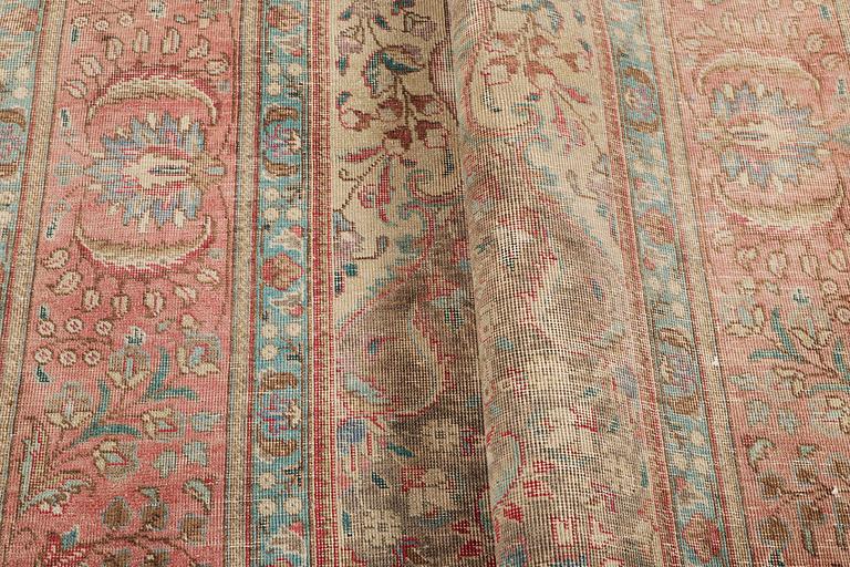 A carpet, Persian, Vintage Design, ca 338 x 235 cm.