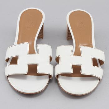 SKOR, ett par slip in, Hermès, "Oasis H sandal Oran".