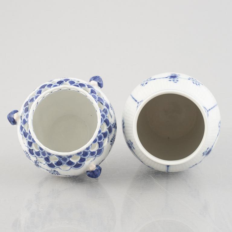 Two vases and a sugarbowl with cover, 'Blue Fluted'/'Musselmalet', Royal Copenhagen, 1898-1923 and later.