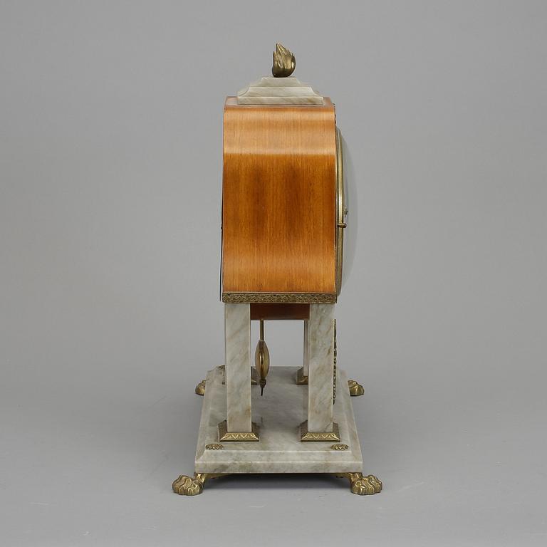 BORDSPENDYL, gustaviansk stil,  Svenskt Runa Fabrikat, 1900-tal.