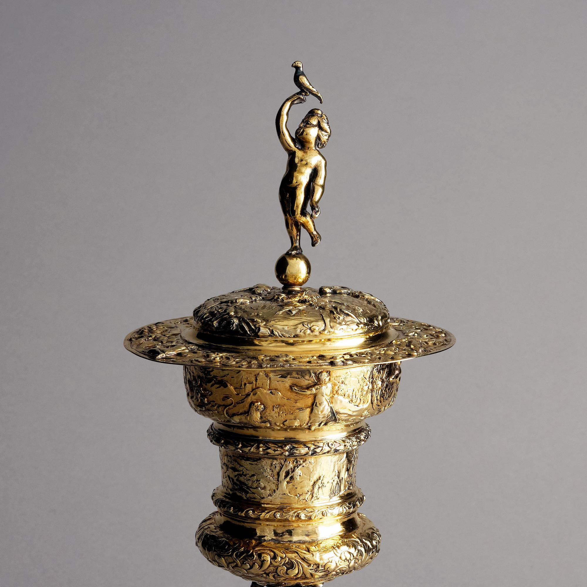 Johan Nützel, Lockbägare/Kredensbägare, förgyllt silver, Stockholm 1698. Barock.