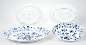 MATSERVIS, 50 delar, porslin, "lökmönstret", Meissen.