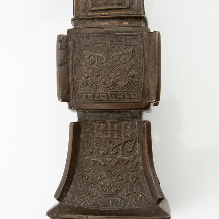 Altar vase China late Qing bronze.