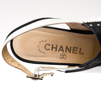 KENGÄT, Chanel.