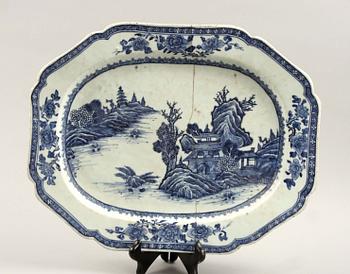 STEKFAT, porslin. Kina Qianlong, 1700-tal.