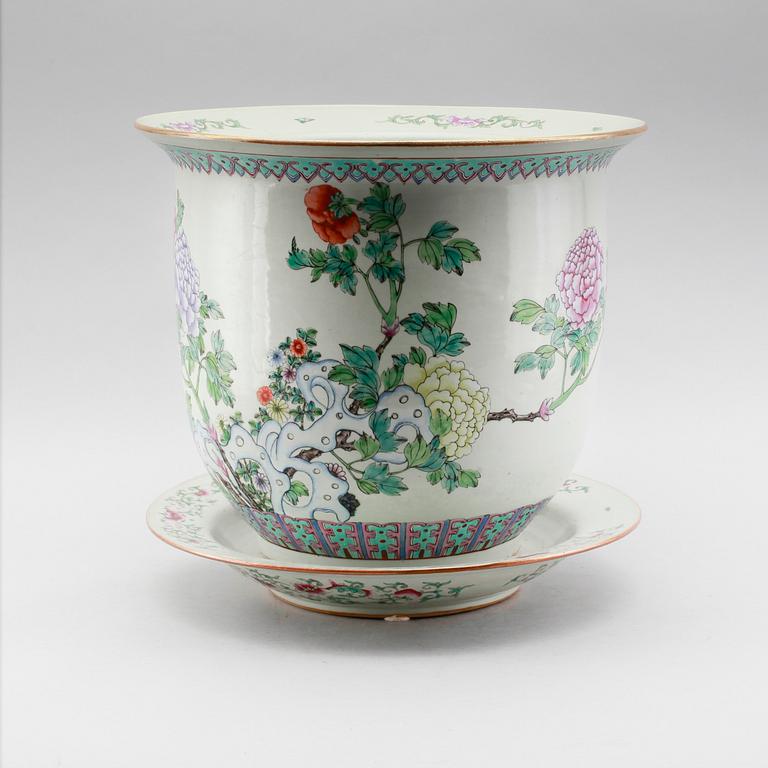 YTTERFODER, porslin, Kina, 1900-tal.