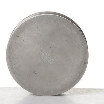 Firma Svenskt Tenn, Firma Svenskt Tenn, a pewter box, model 32b, Stockholm 1929, provenance Estrid Ericson.