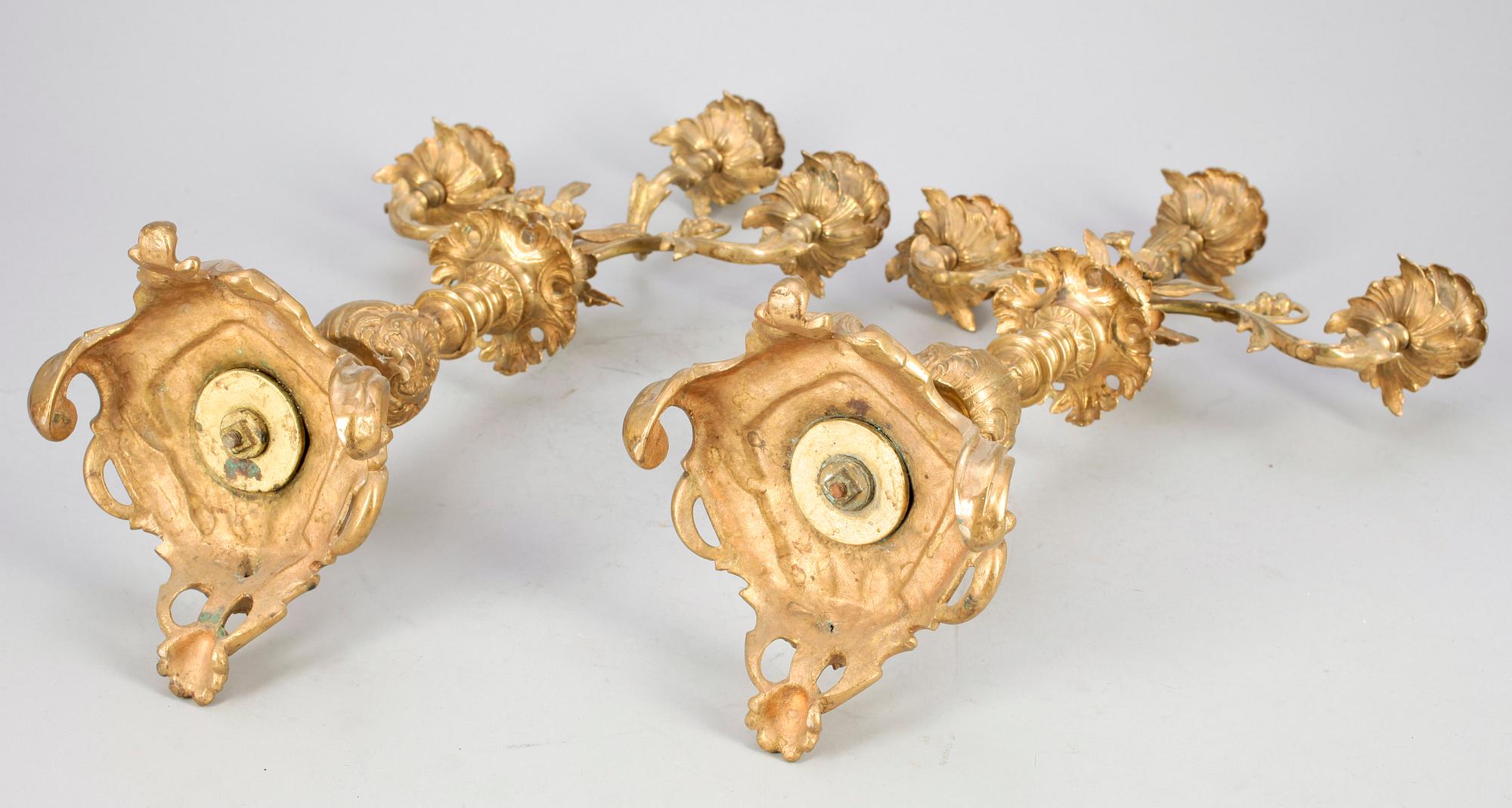 KANDELABRAR, ett par, nyrokoko, 1800-talets slut.