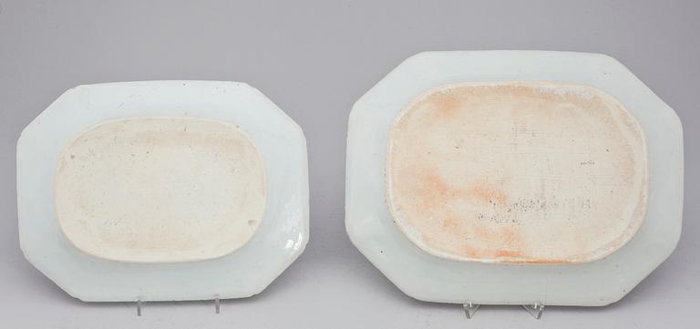 STEKFAT, två stycken, kompaniporslin. Qing dynastin, Qianlong (1736-95).