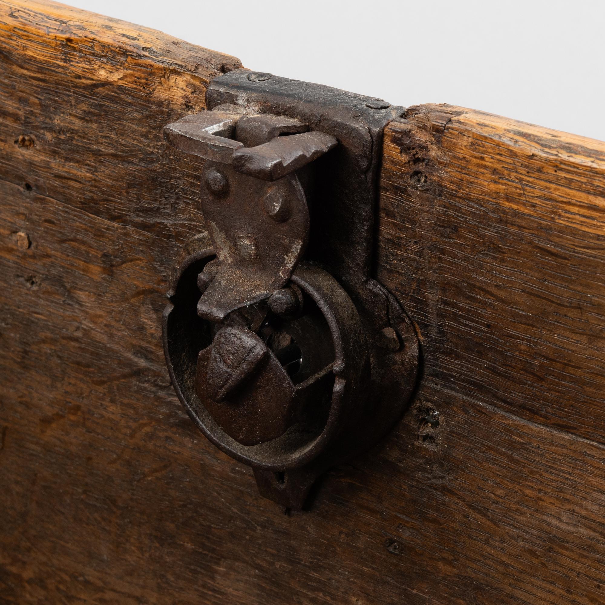 A box, 18th/19th century.