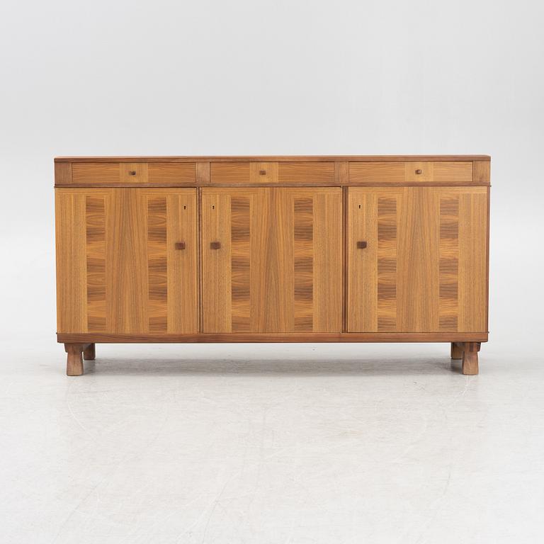 Carl Malmsten, sideboard, "Klinte", Åfors Möbelfabrik, 1900-talets andra hälft.