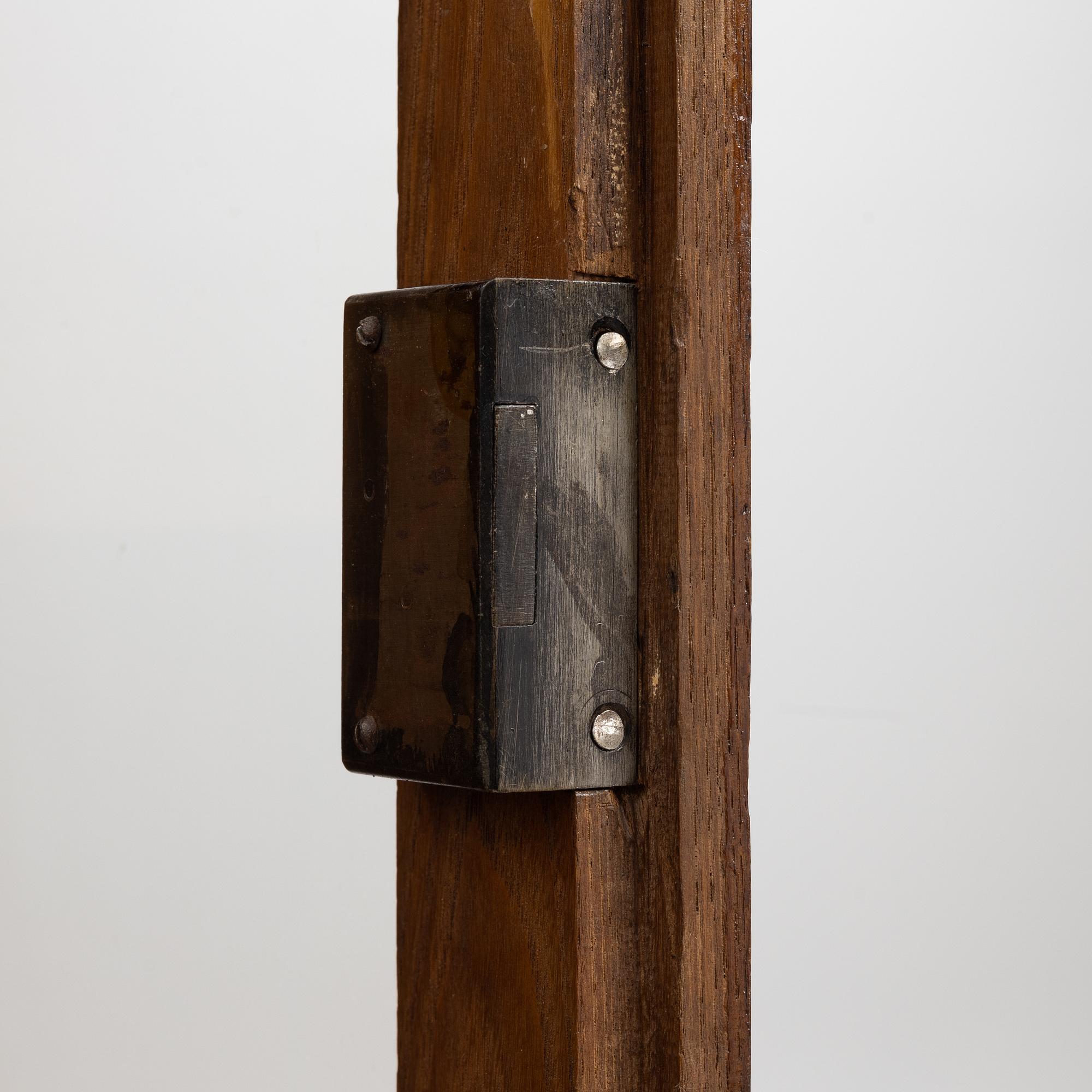 A display cabinet, circa 1900.