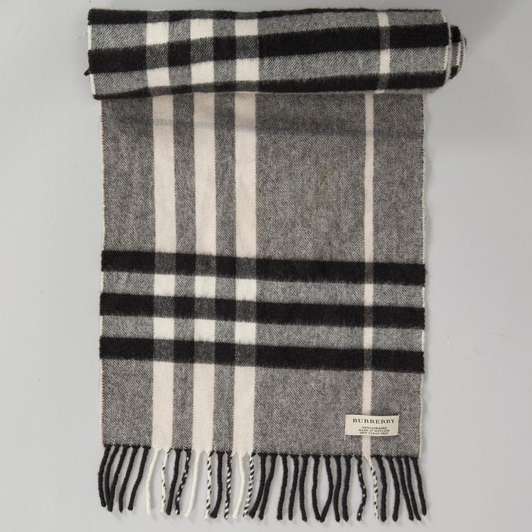 HALSDUK, Burberry.