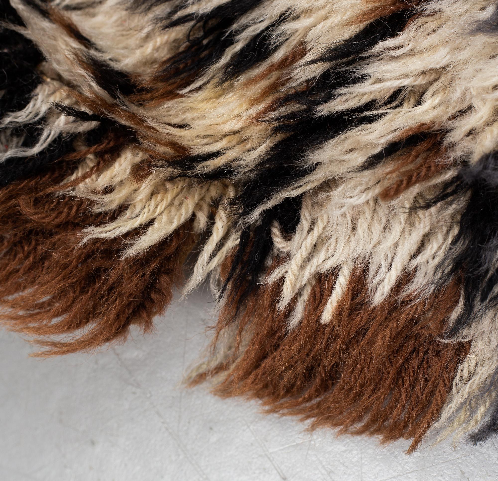 Marianne Richter, a carpet, "Löfstad", machine made with pile, ca 191 x 133,5 cm.