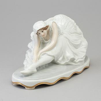 A Rosenthal figurine of Anna Pavlova as Adette in the Swan Lake, Germany 1920's.