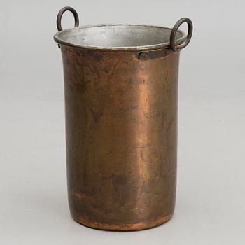 An early 20th Century copper bin.