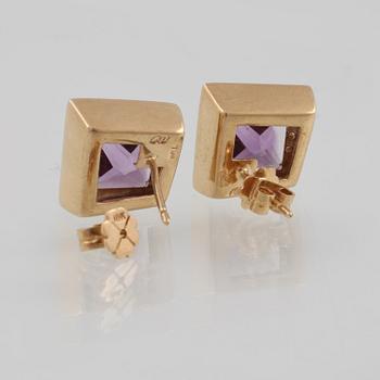 ÖRHÄNGEN, 18K guld med fasettslipade ametister samt briljantslipade diamanter. Vikt 9,1 gram.