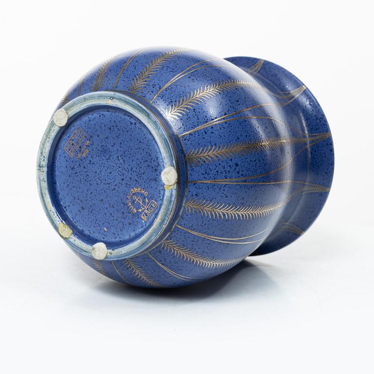 Wilhelm Kåge, an "Argenta" stoneware vase, Gustavsberg 1935.