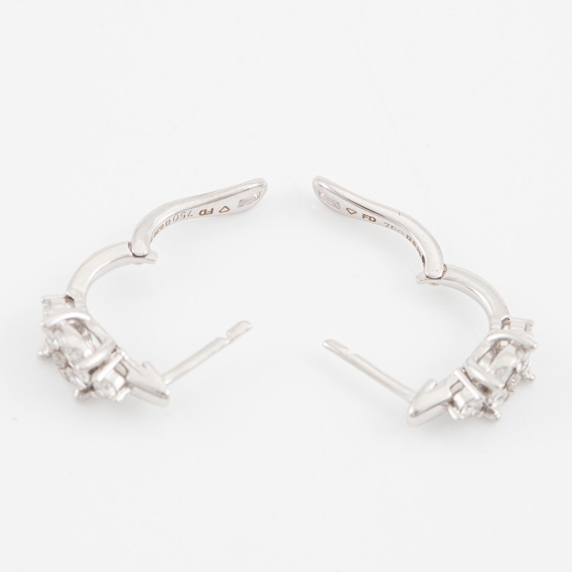 Earrings, 18K white gold set with brilliant-cut diamonds.