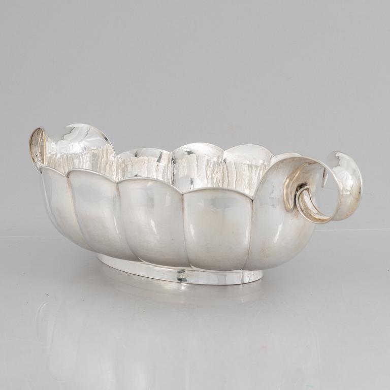 A German silver Art Déco jardinière, mark of  Adolf Mogler, Heilbronn, circa 1925.