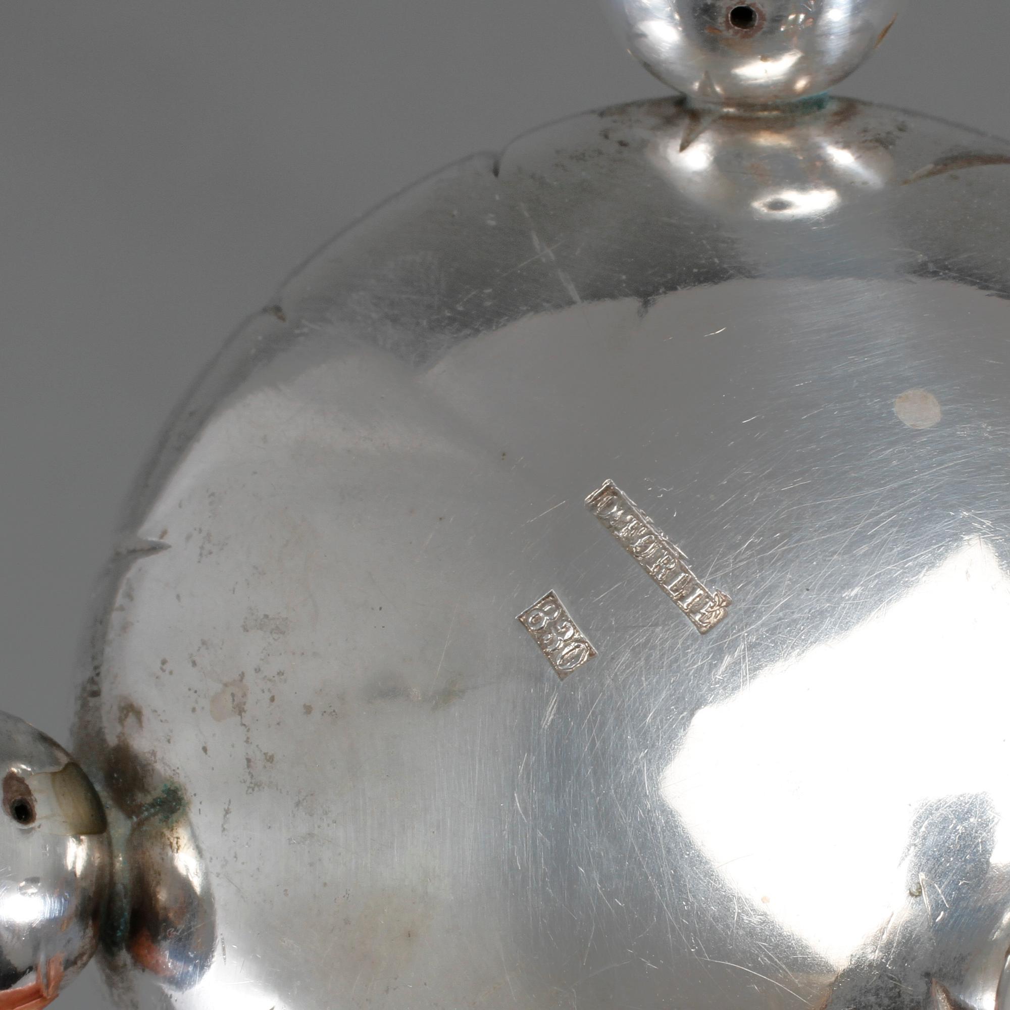 SOCKERSKÅL samt GRÄDDKANNA, silver, Danmark eller Norge, omkring sekelskiftet 1900, 313 gram.