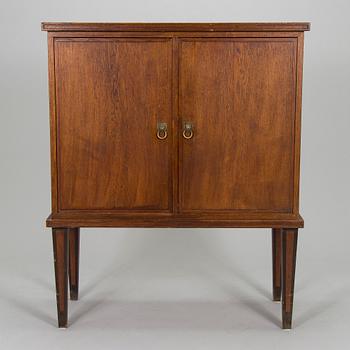 Birger Hahl, a 1930's cabinet by A. Salmi Huonekalutehdas.
