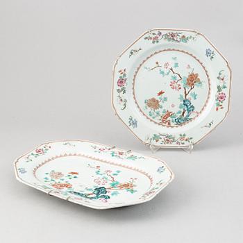 A group of five famille rose dishes and a serving dish, Qing dynasty, Qianlong (1736-95).