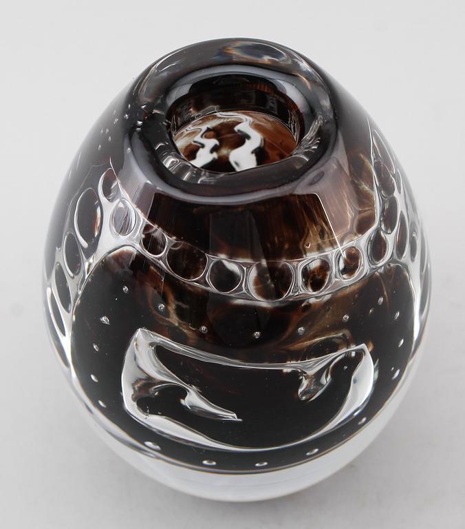 An Edvin Öhrström 'ariel' glass vase, Orrefors 1958.