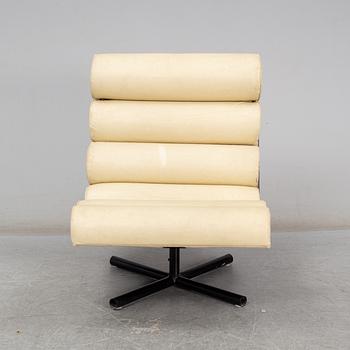 A 1970s easy chair.