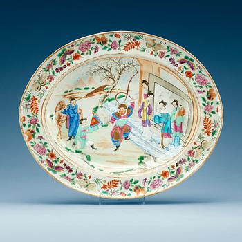 A Canton famille rose dish, Qing dynasty, 19th Century.