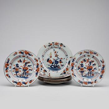 TALLRIKAR, 8 st, porslin, Kina, Qing dynastin, 1700-tal.