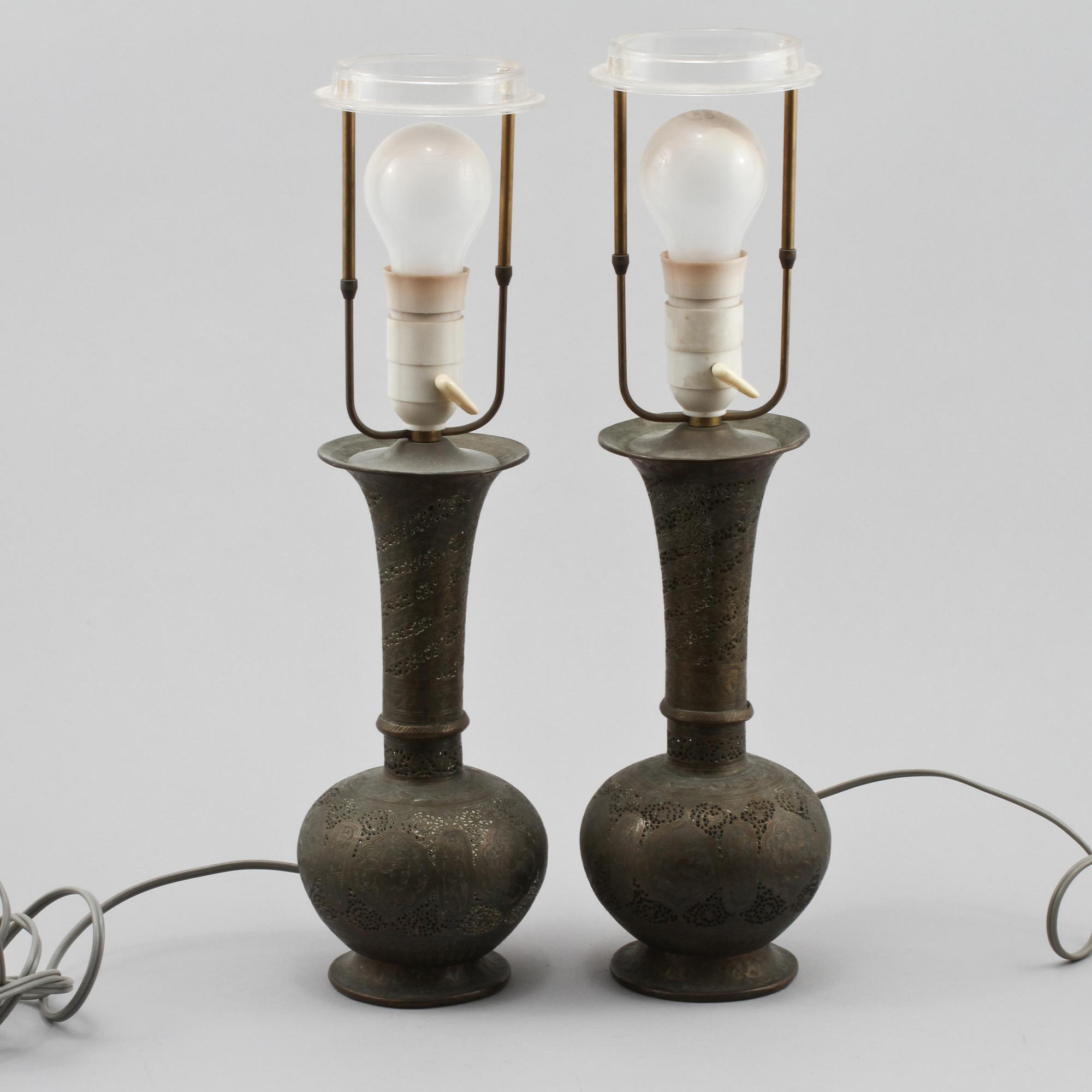 BORDSLAMPOR, ett par, orientaliska, 1900-tal.