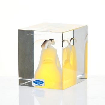 Oiva Toikka, a set of three cubic glass pieces, Nuutajärvi Finland 1989-2000.
