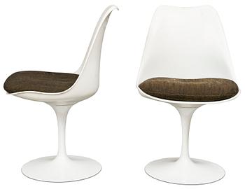 786. A pair of Eero Saarinen chairs, "Tulip",  Knoll International, USA.