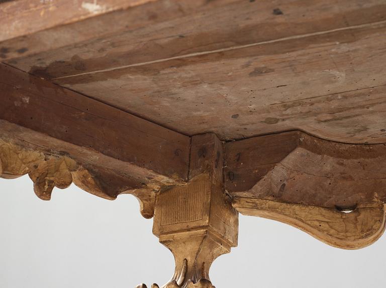 An Italian 18th century Régence console table.