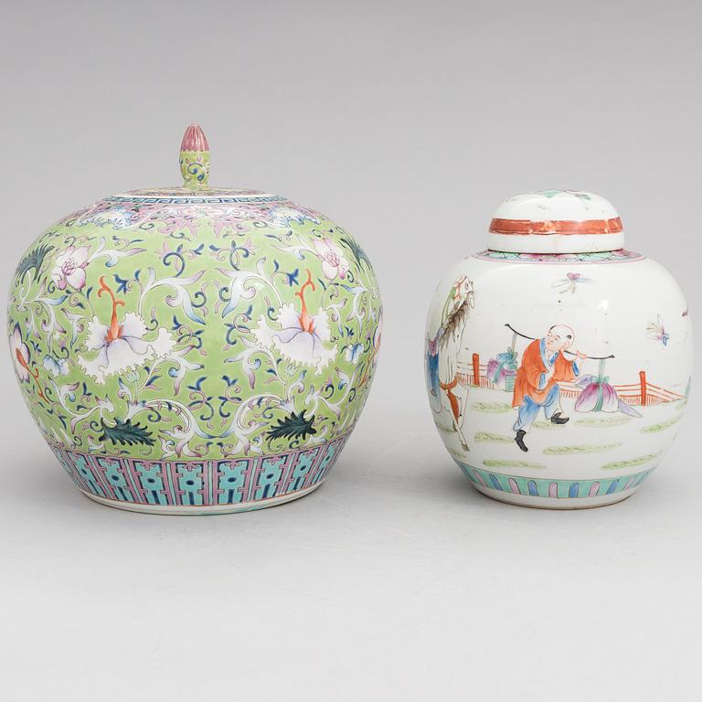 Two porcelain urns, China, 20th century.