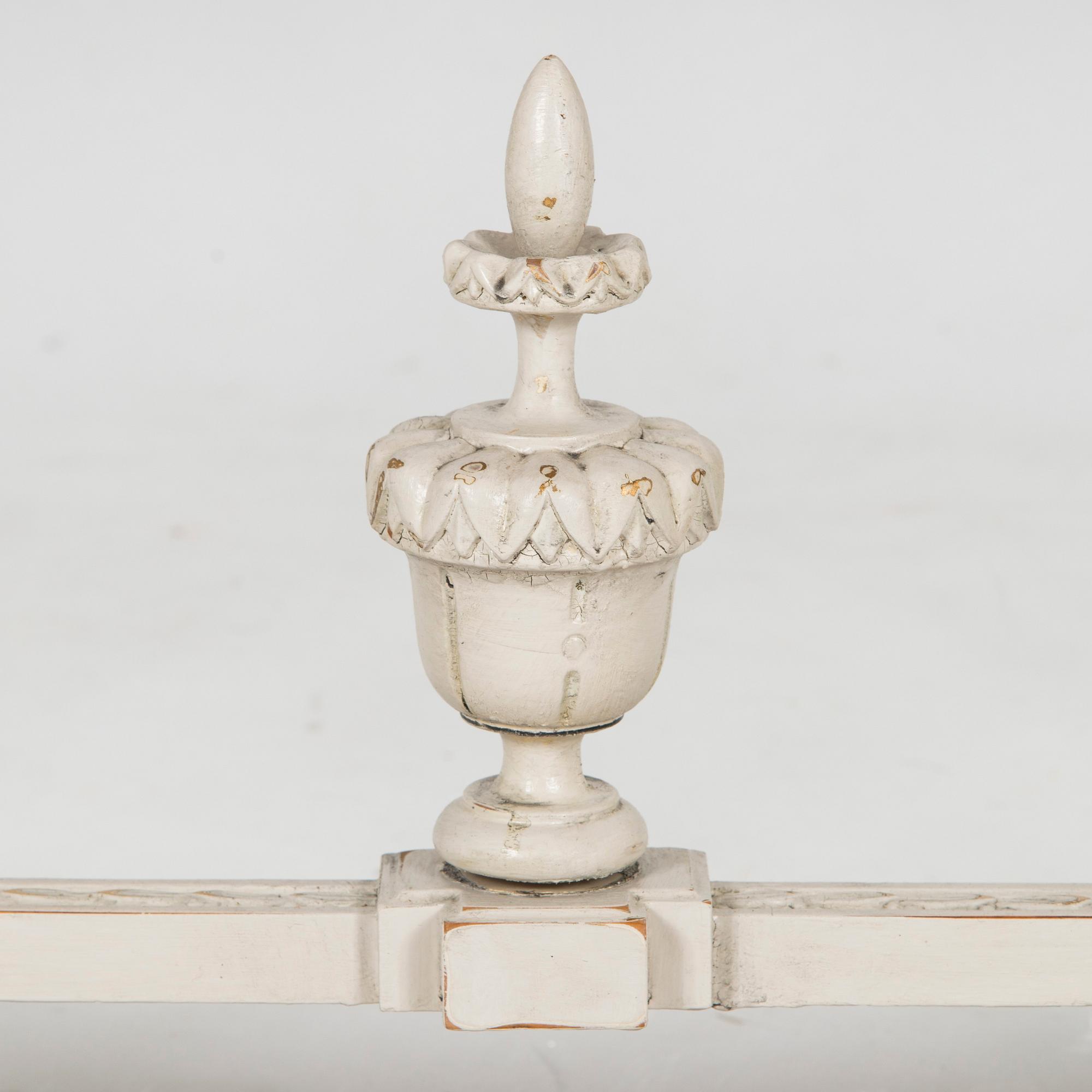 Bord, sengustaviansk stil, omkring sekelskiftet 1800/1900.