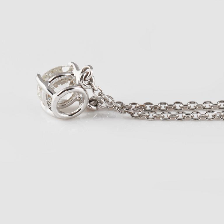 COLLIER, 18K vitguld med gammalslipad diamant ca 0.55 ct. Vikt 2,4 gram.