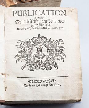 SAMLING INBUNDNA Kungl. Maj:ts förordningar,påbud, taxa... 2-4 vol. 1700-tal.