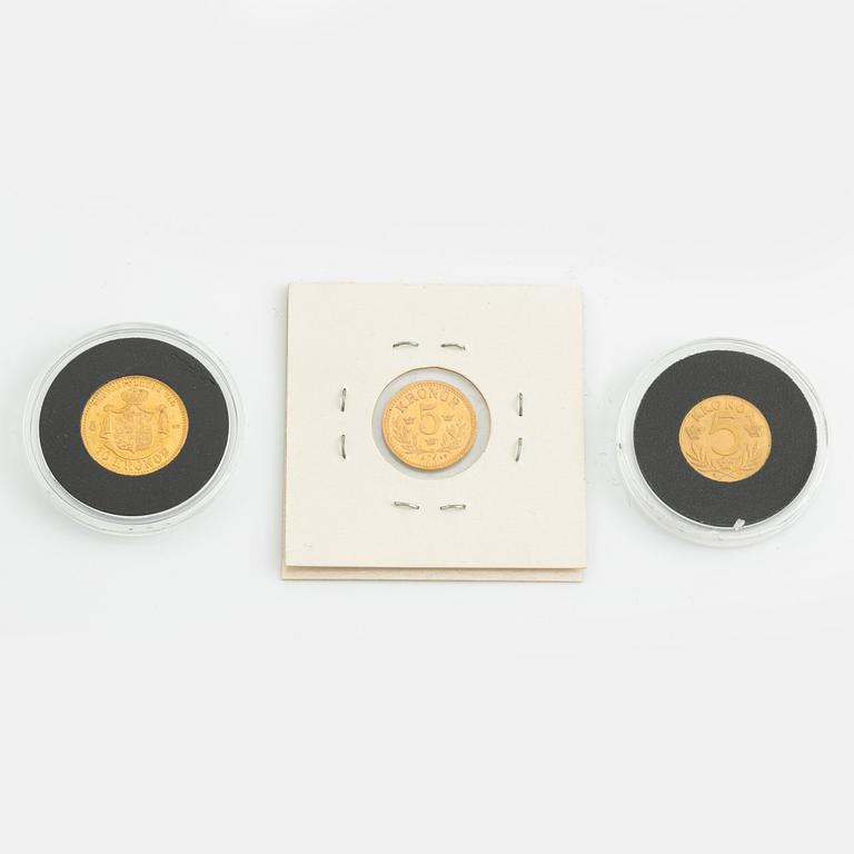 Three Swedish goldcoins, 10 kr 1874, 5 kr 1881, 5 kr 1920.
