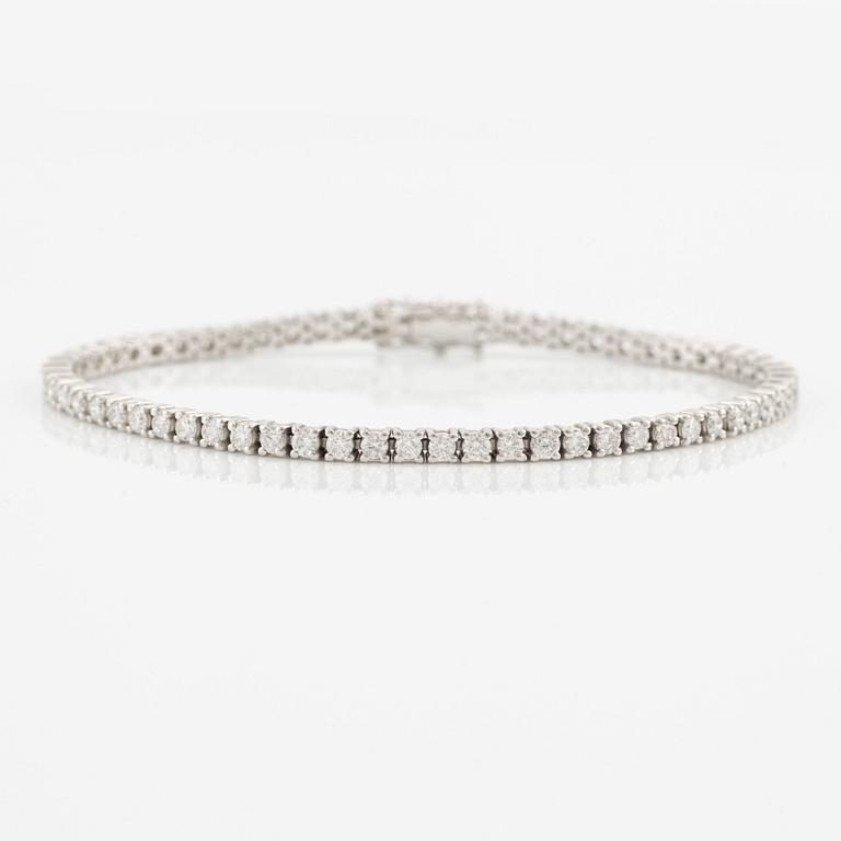 Tennis bracelet with brilliant-cut diamonds, including HRD report.