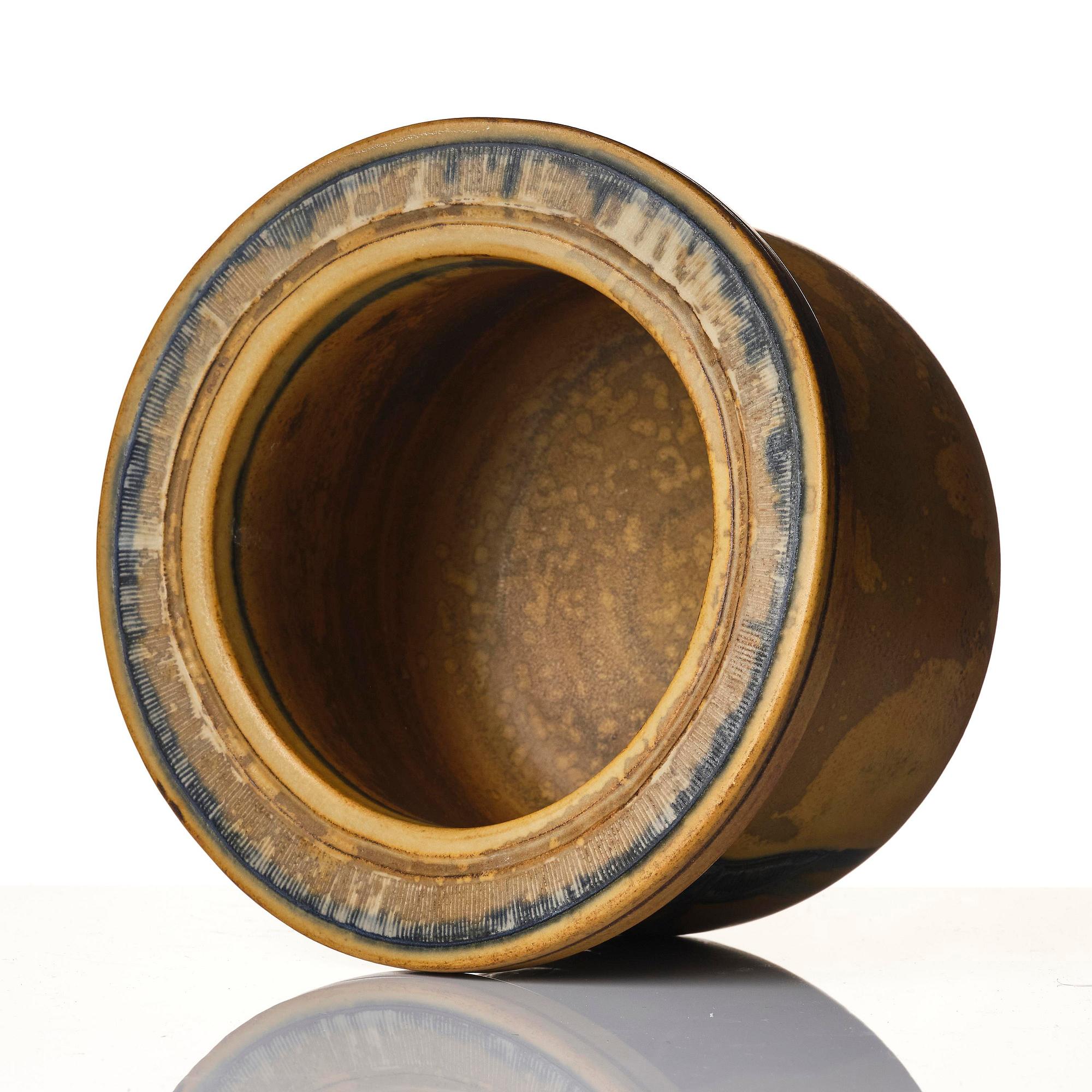 Wilhelm Kåge, a Farsta stoneware urn, Gustavsberg Studio 1953, provenance Wilhelm Kåge.
