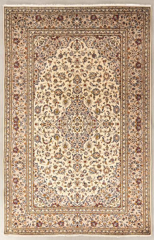 Oriental rug, old, approx. 299x196 cm.
