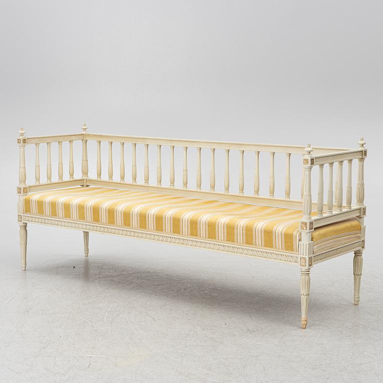 Soffa, gustaviansk stil, 1900-talets andra hälft.