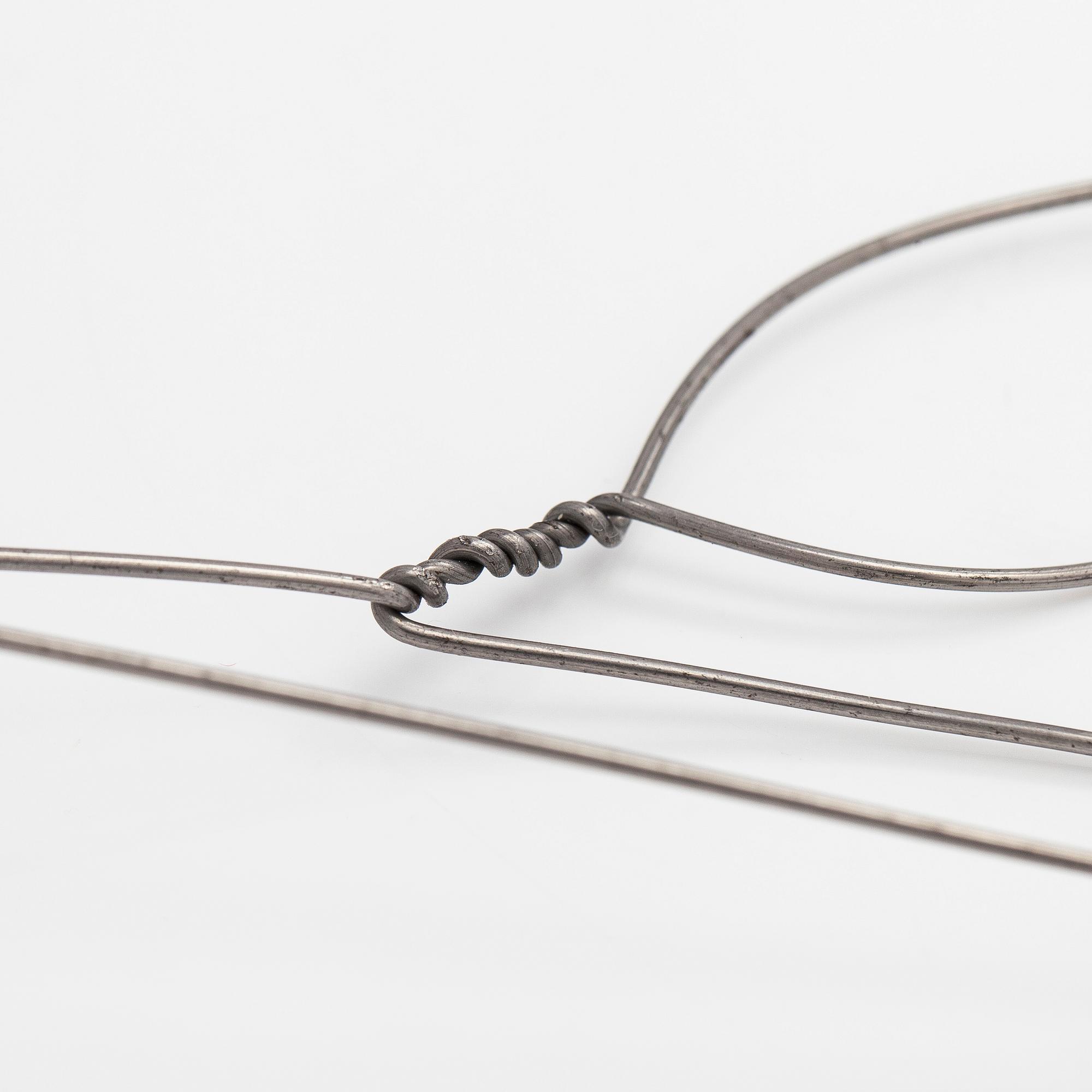 Alexander Calder, flower brooch, 1940.